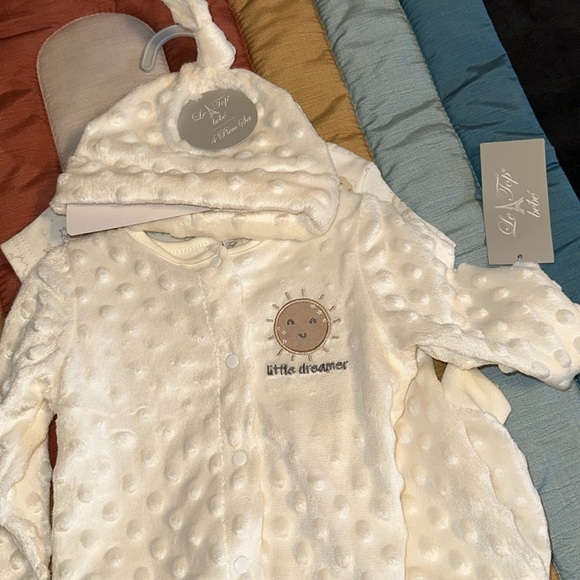 New Baby Set - Picture 2 of 7